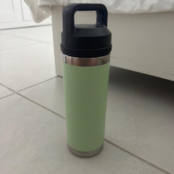 18 oz key lime yeti water bottle - Picture 1 of 2